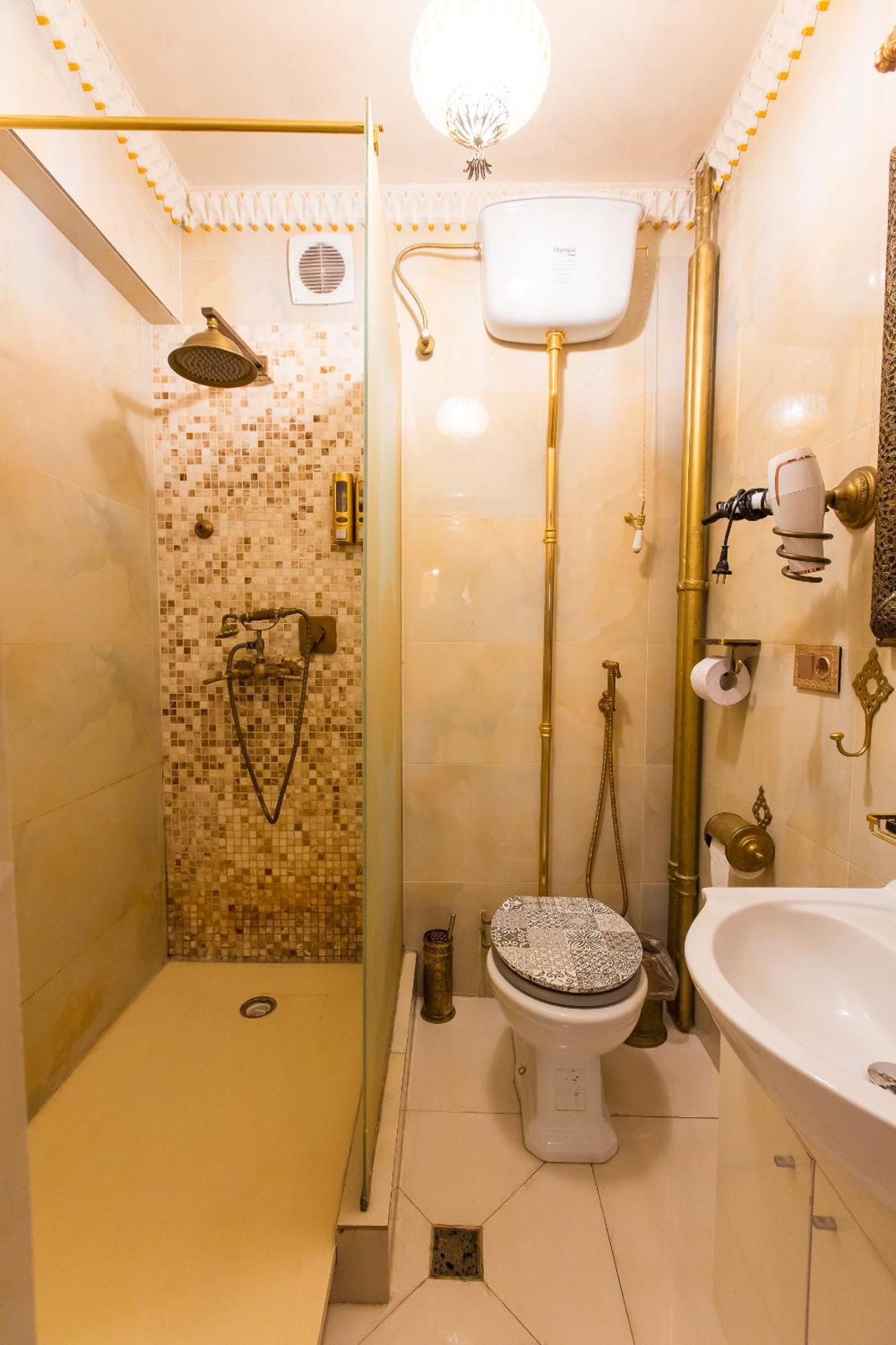 Hidden Gem Antique Apt With Stunning City Views بوخارست المظهر الخارجي الصورة